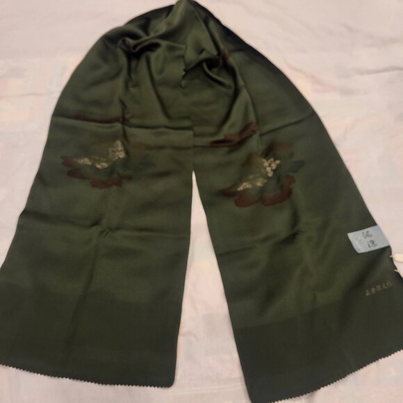 Vintage Silk Emerald Green Scarf by MatsuZakaya Japan Embroidered Silk - Picture 3 of 12